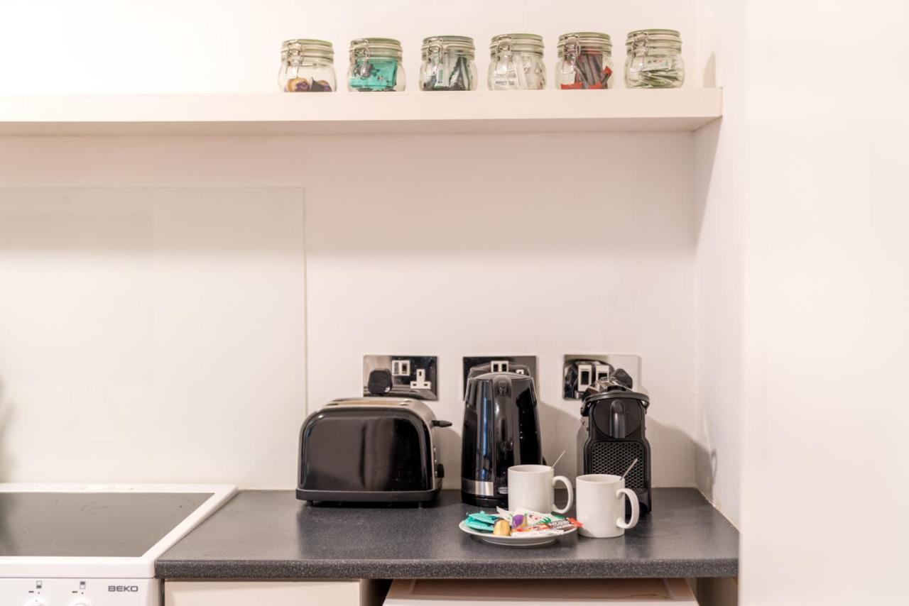 Soho & Covent Garden Apartment, Sleeps 3 London Eksteriør bilde